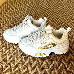 Fila sneakers size 4